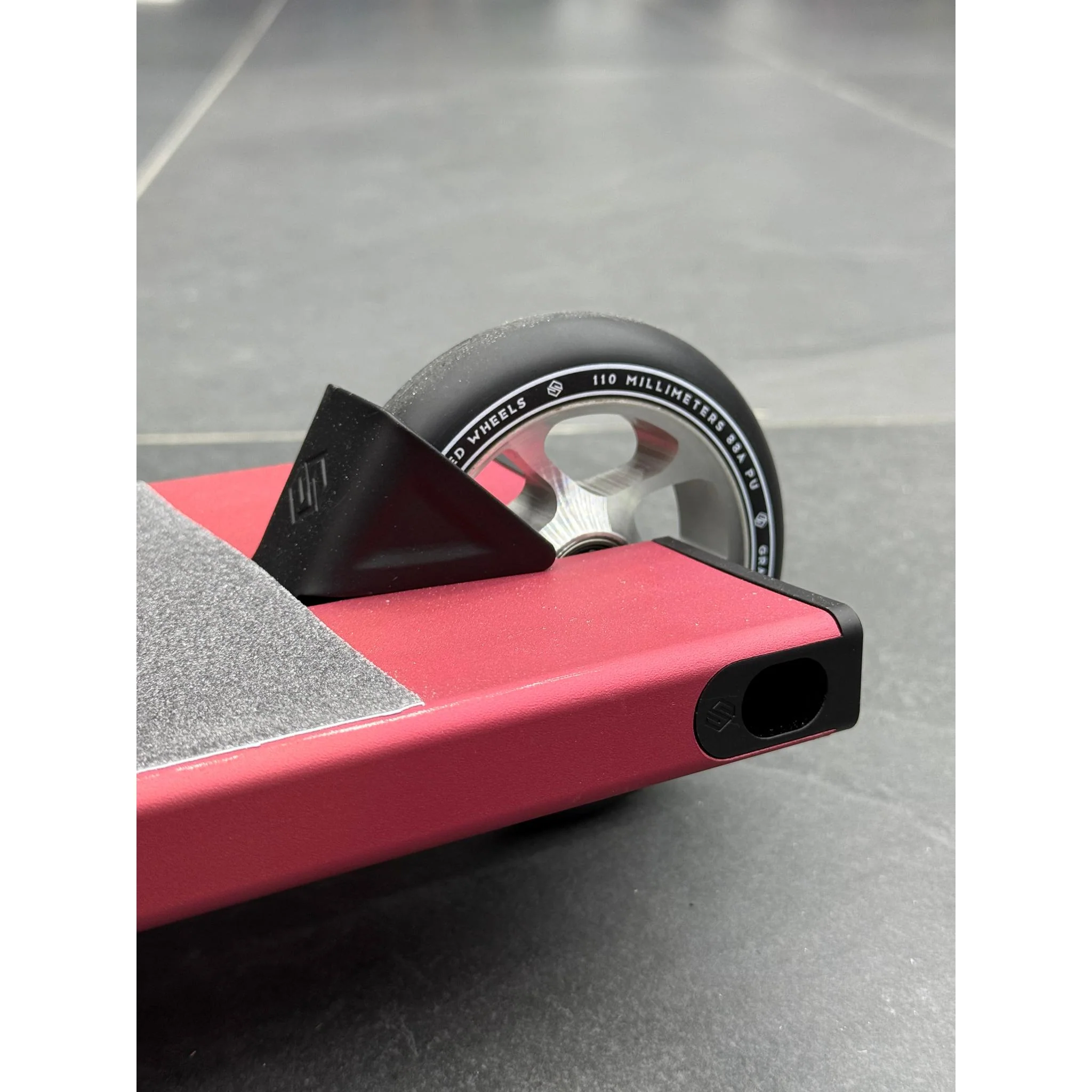 Scooter Custom Build Gravis Special Edition Black/Red - Image 5