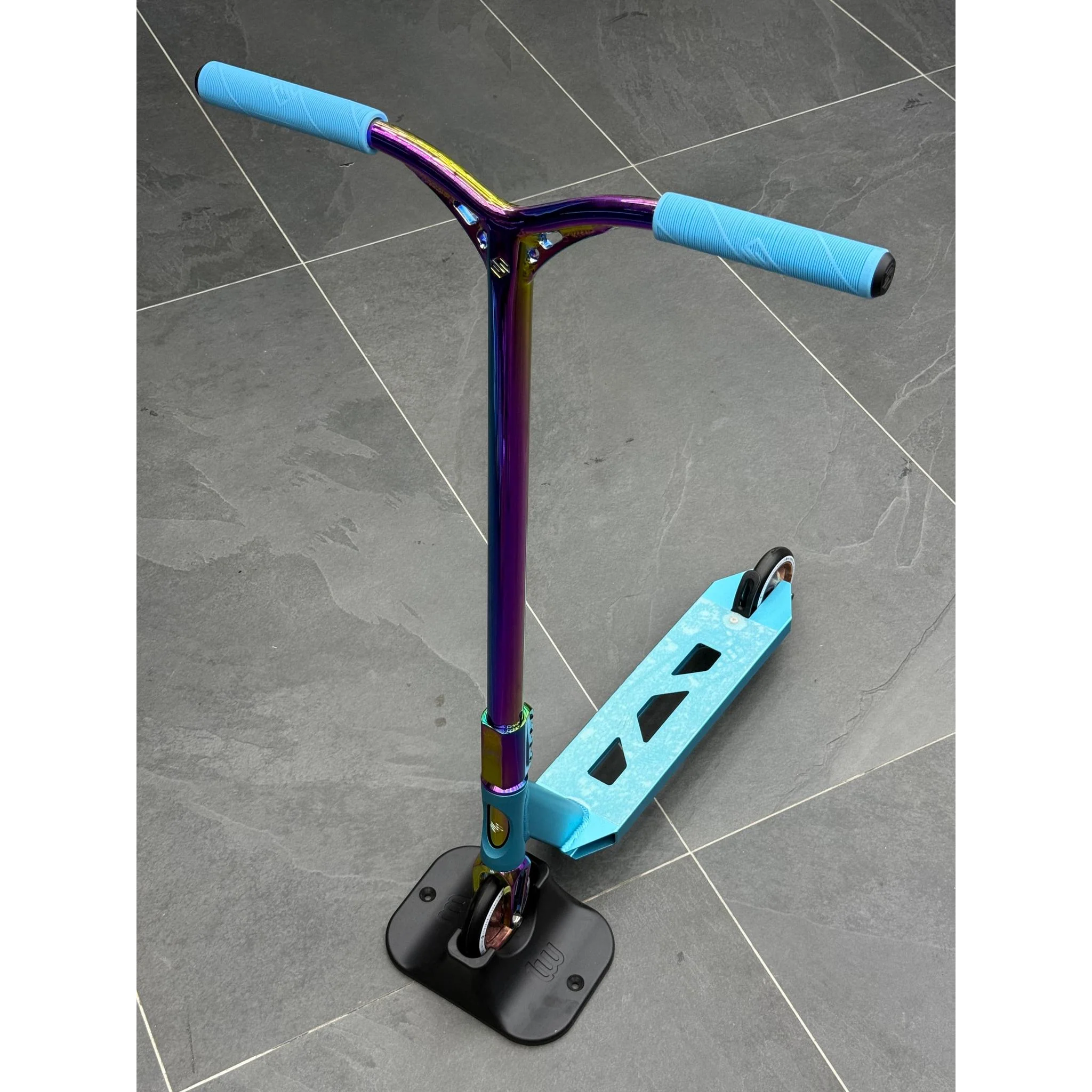 Scooter Custom Build Striker Teal/Rainbow